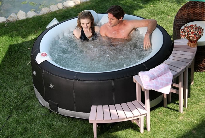 Inflatable Hot Tubs The Best 2 4 6 And 8 Person Inflatable Hot Tubs